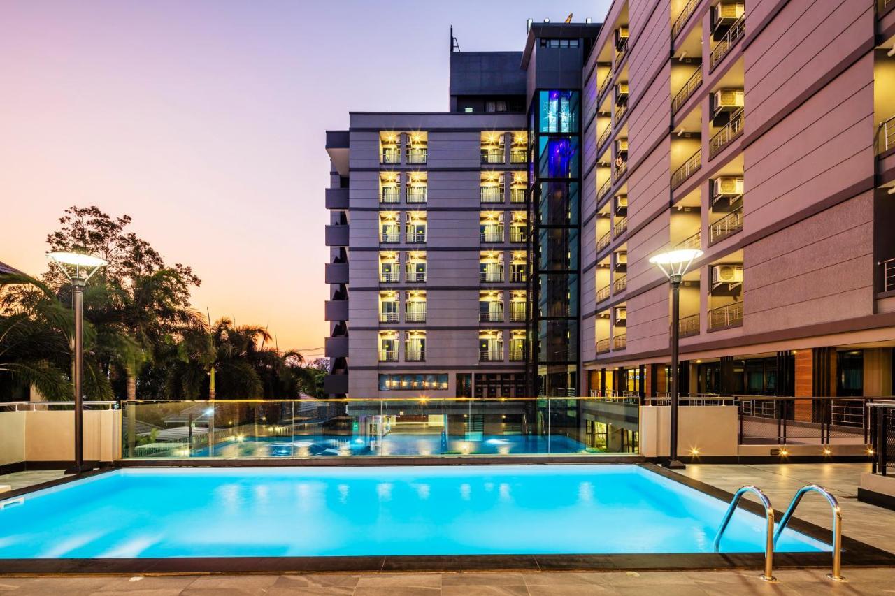 Livotel Hotel Hua Mak Bangkok Exterior photo
