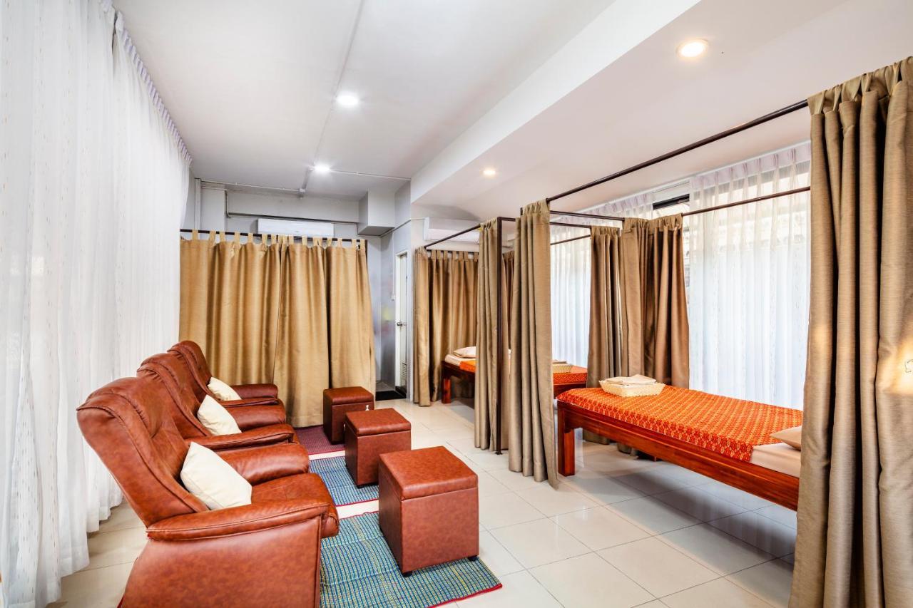 Livotel Hotel Hua Mak Bangkok Exterior photo
